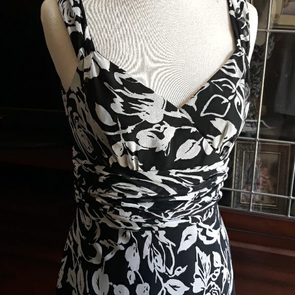 Ann Taylor Sleeveless Black and White Floral Dress - Picture 2 of 8
